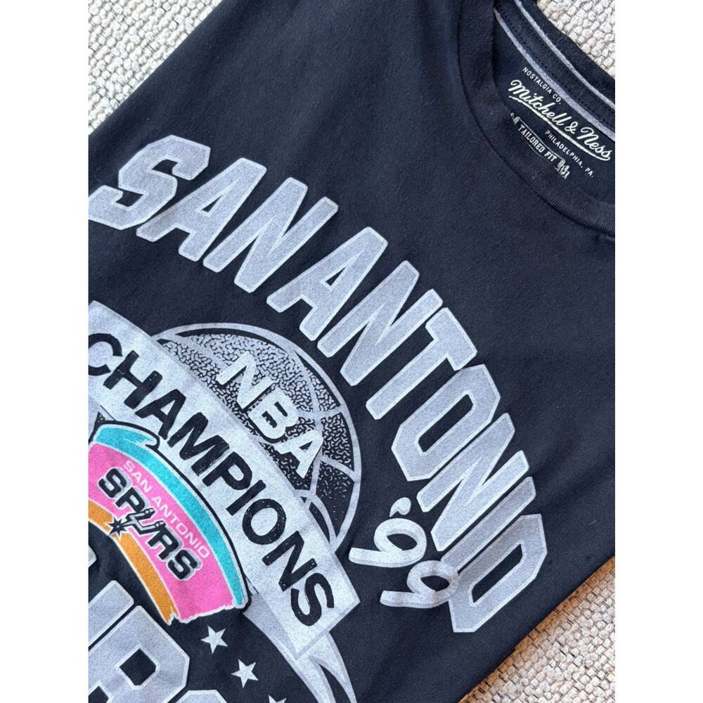 Men’s Mitchell & Ness San Antonio Spurs 1999 NBA Champions T-Shirt – Large